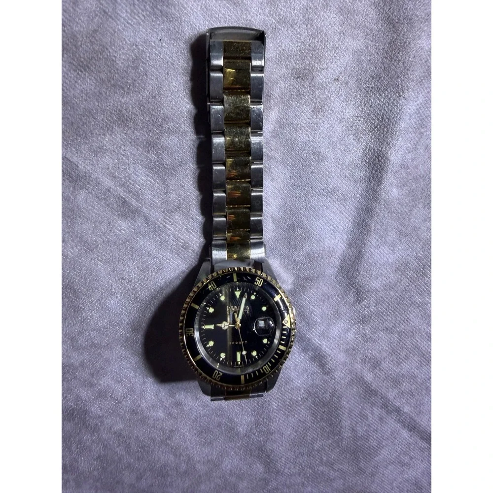 Dakota Stingray Watch Mens Two Tone Stainless Steel Japan Quartz BlackDial1000ft